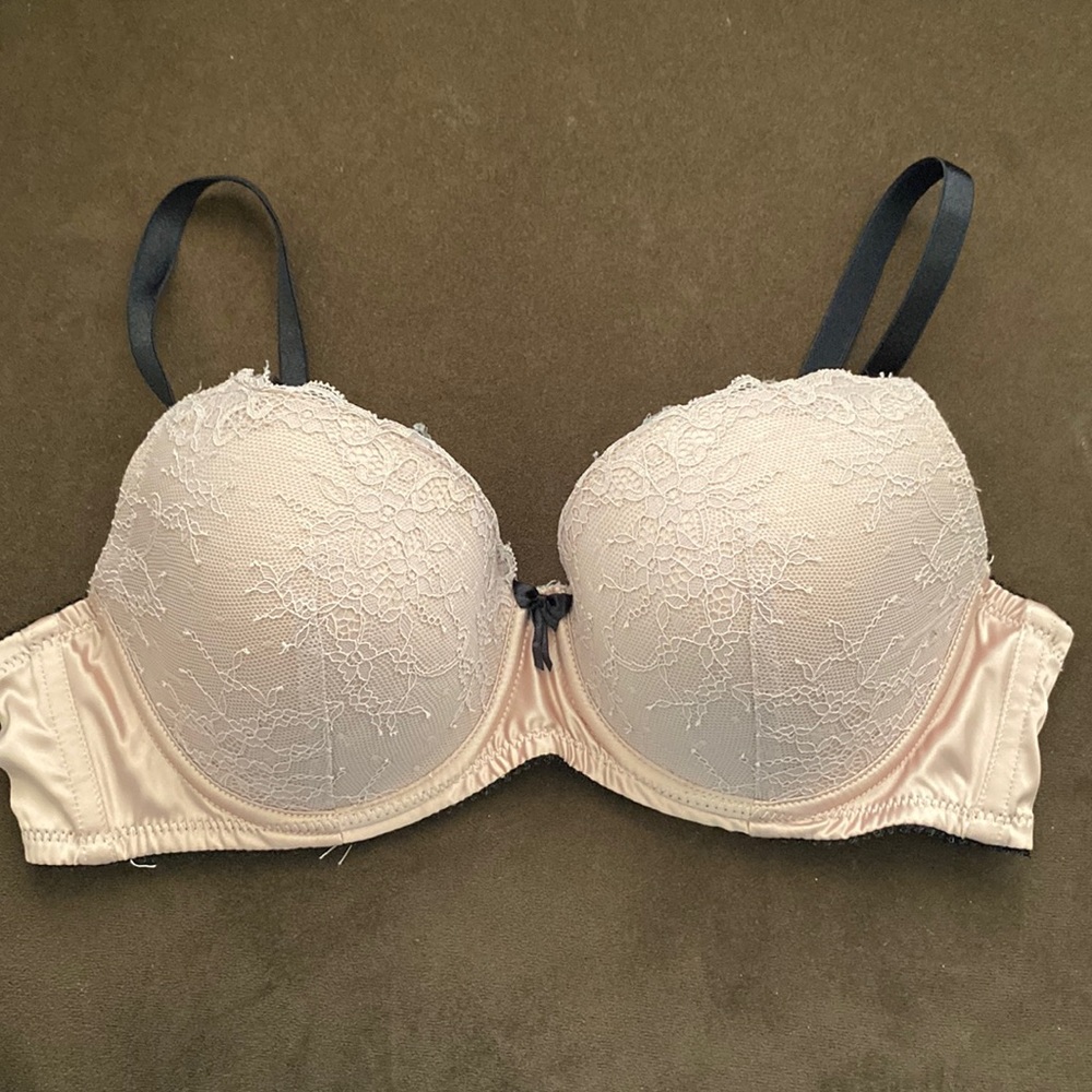 AFFINITAS INTIMATES